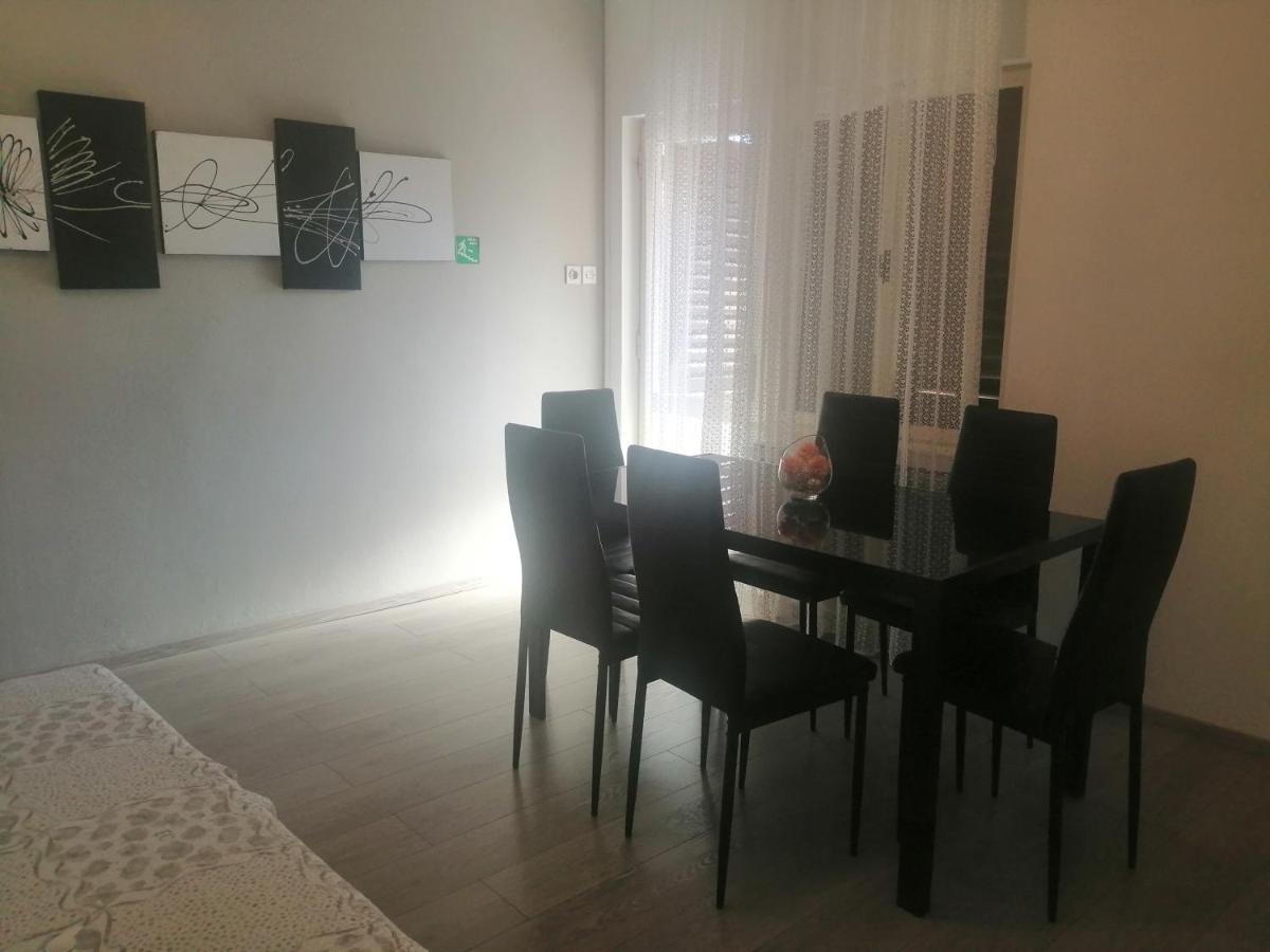 Apartment Vera, 80 M From The Sea Novigrad Istria Buitenkant foto