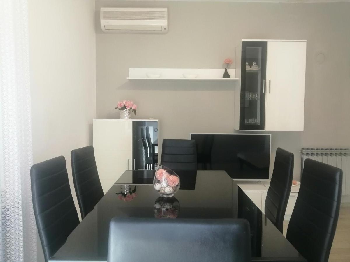 Apartment Vera, 80 M From The Sea Novigrad Istria Buitenkant foto