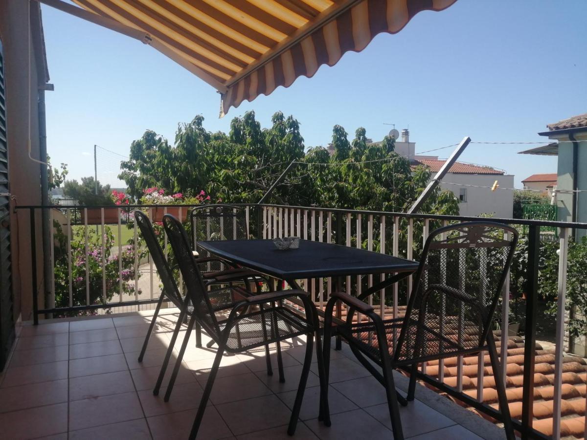 Apartment Vera, 80 M From The Sea Novigrad Istria Buitenkant foto
